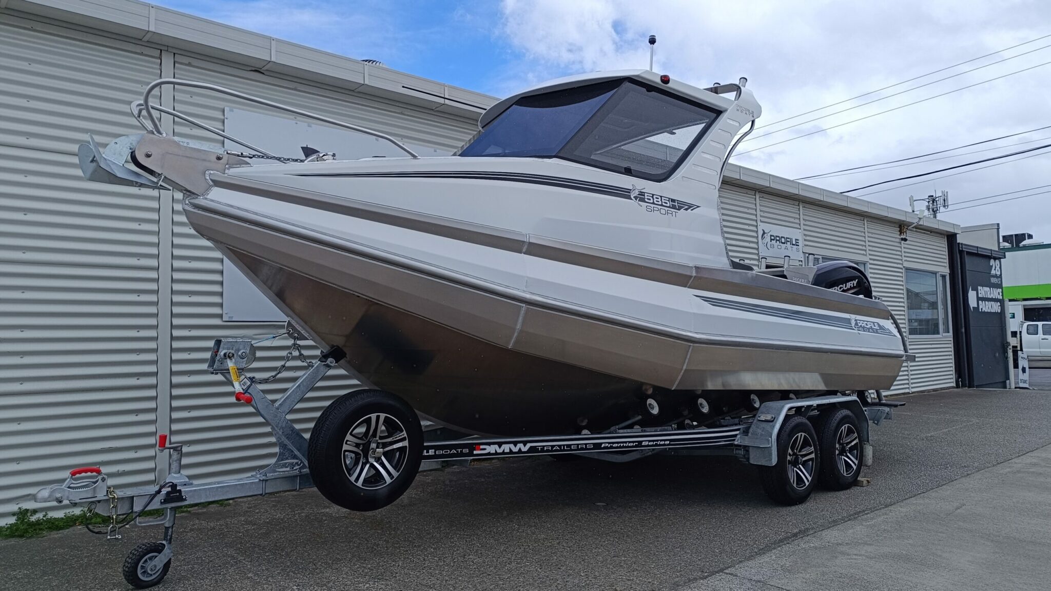 Profile Boats 585H Sport New Mercury 135XL